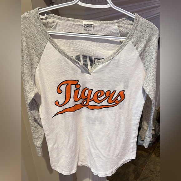 Detroit Tigers VS tee. - Picture 2 of 2